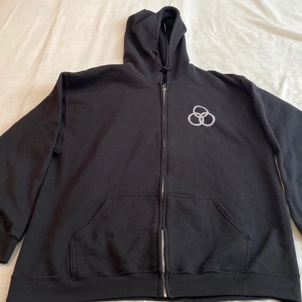 Walking Dead: World Beyond XL Black Zip Up Hoodie - Picture 1 of 3